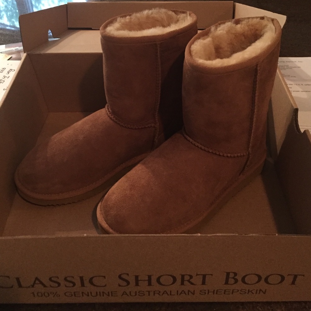 Ugg like boots size 6